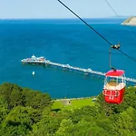 Family Cottage In Llandudno With Parking