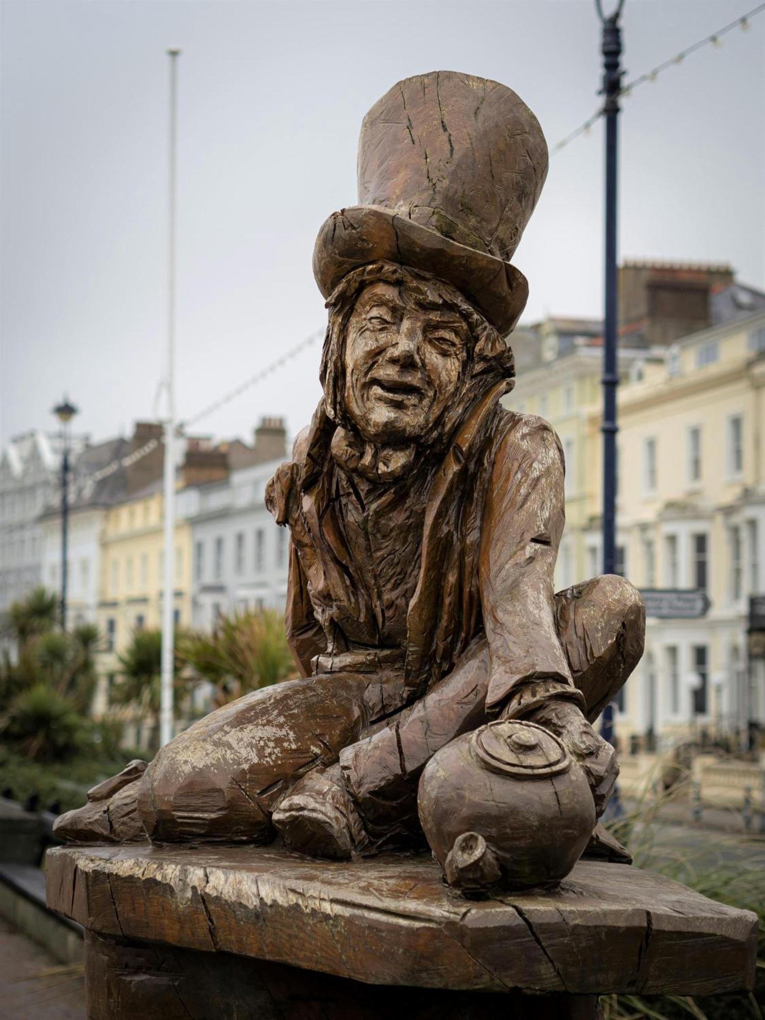 Family In With Parking Llandudno